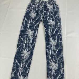 Chuns Female Navy Jean Leggings. Size F. Fits most